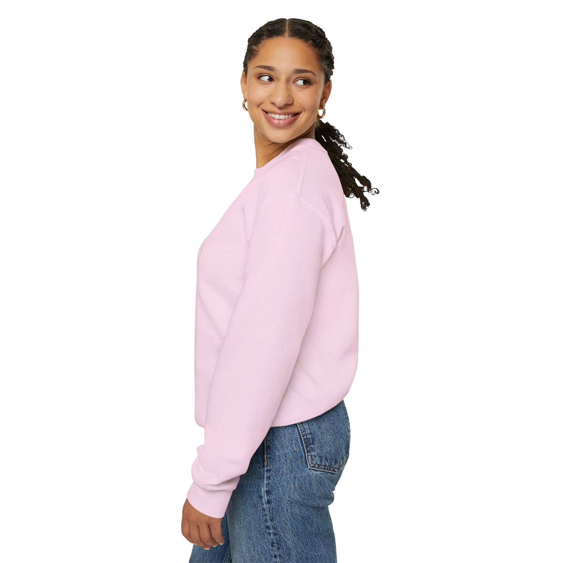 Unisex Heavy Blend - Crewneck Sweatshirt Feel Warm & Cozy