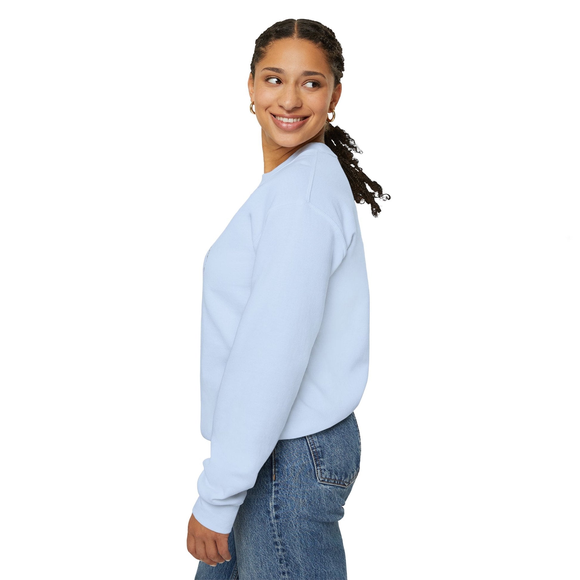 Unisex Heavy Blend - Crewneck Sweatshirt Feel Warm & Cozy