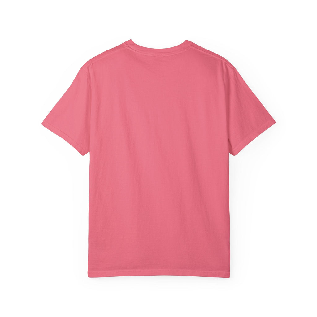 Unisex garment-dyed T-shirt in pink, versatile and stylish for casual or semi-formal wear.